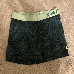 Small Nike pro shorts
